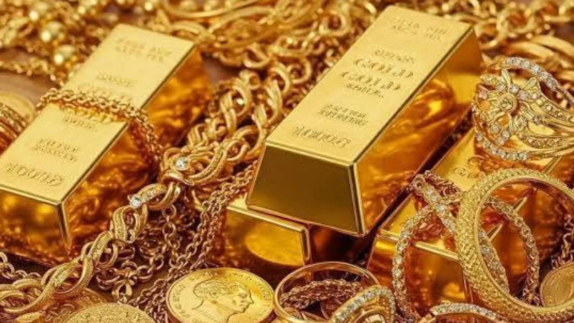 الذهب يتراجع دون 4000 دولار بعد أسوأ ربع سنوي في 13 عاما