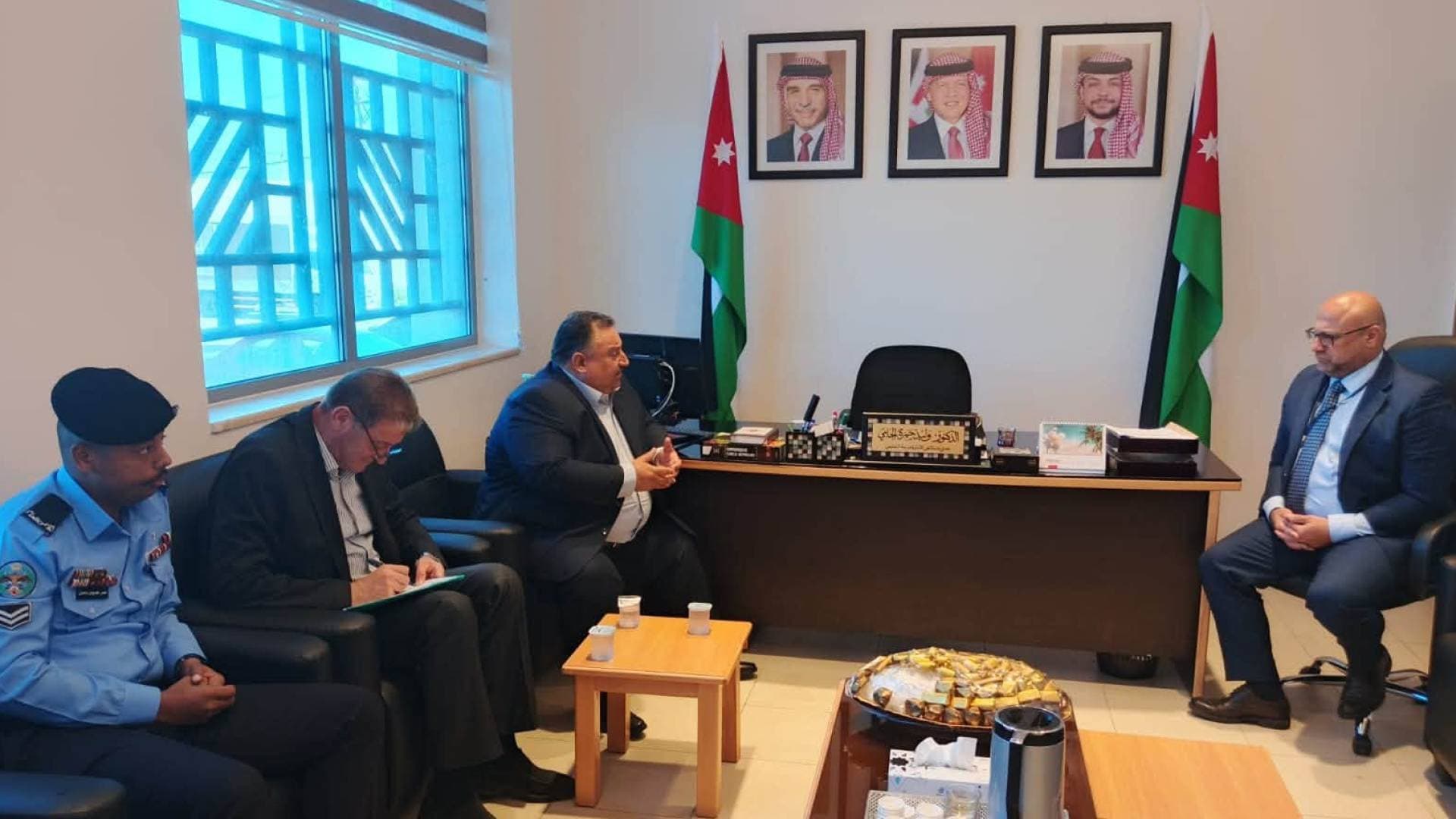 محافظ إربد يتفقد مستشفى الأميرة بسمة التعليمي للاطلاع على واقع الخدمات والجاهزية