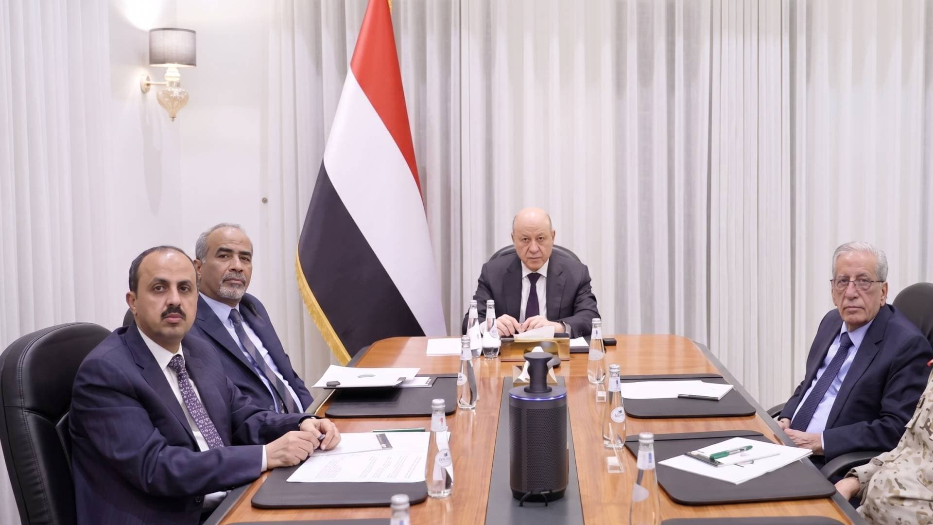 مجلس القيادة الرئاسي اليمني يؤكد ارتهان الحوثيين الكامل لإيران ويحملهم مسؤولية الحصار