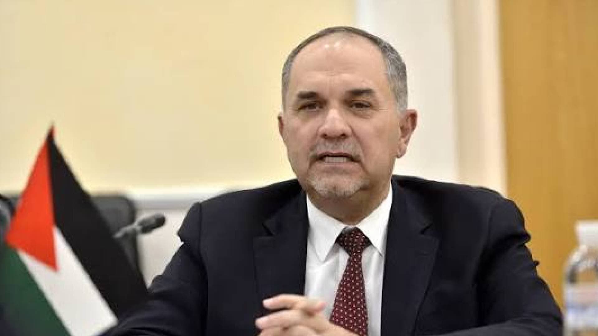 وزير العدل يعلن بدء إجراءات تزويد مأموري الحجز والإخلاء بكاميرات شخصية