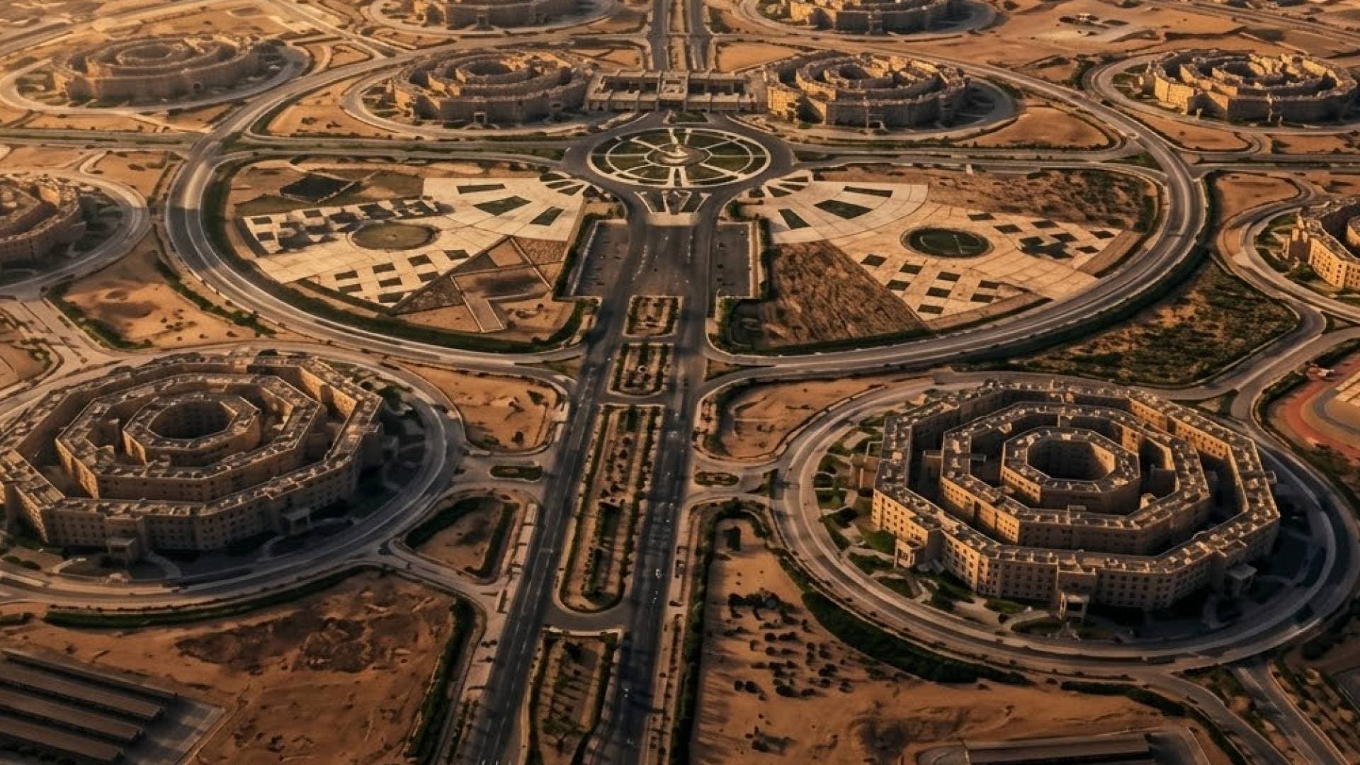 الأوكتاجون الأضخم في العالم .. ماذا نعرف عن مقر القيادة الاستراتيجية الجديد في مصر؟