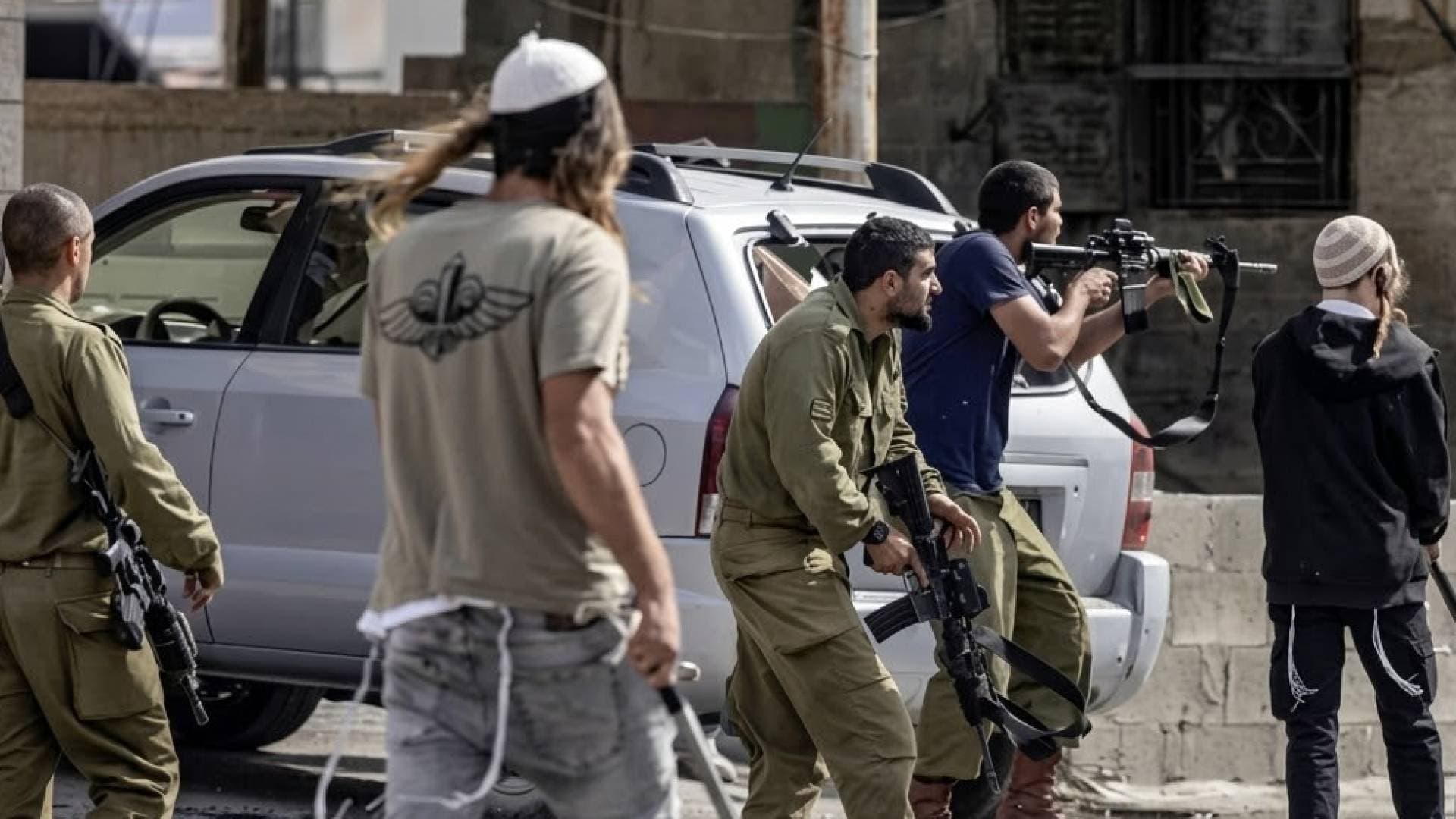 مصادر فلسطينية: إصابة 6 مواطنين في هجوم للمستوطنين بمسافر يطا جنوب الخليل