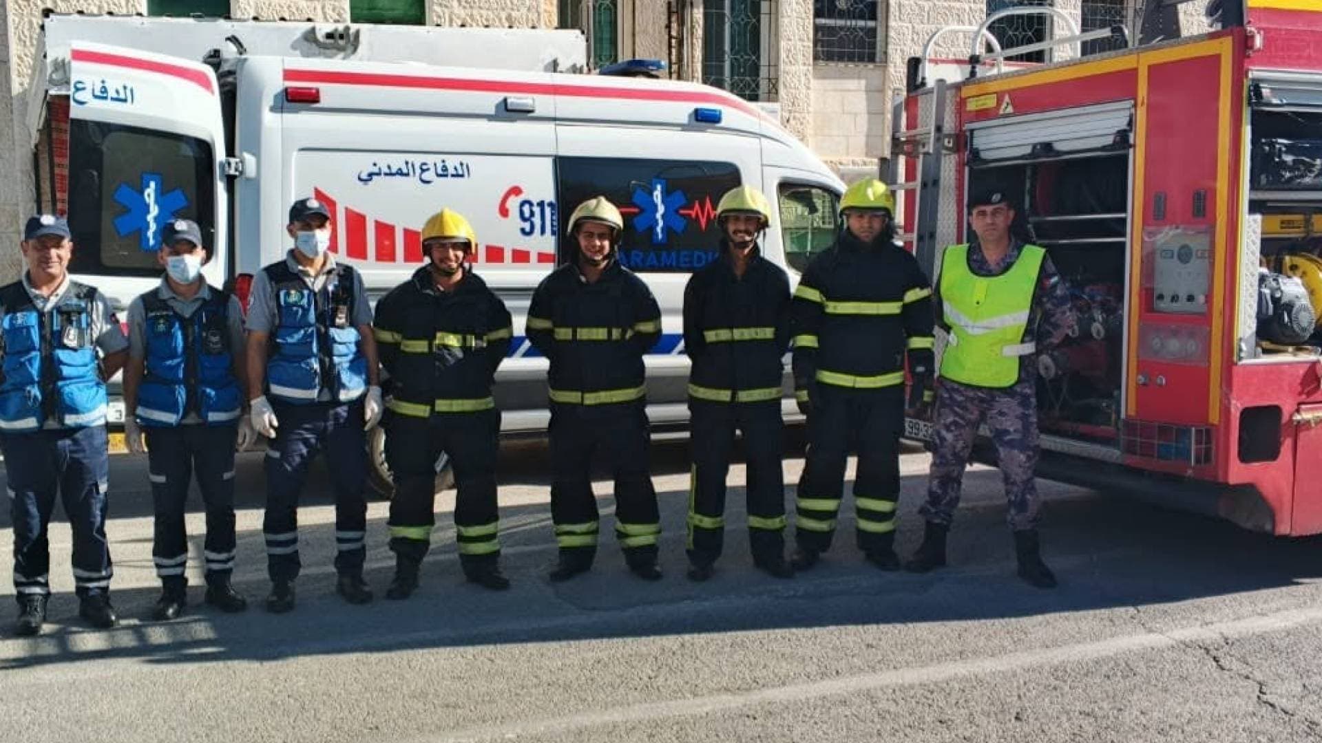 الدفاع المدني والشرطة يخمدان حريق داخل أحد المصانع في محافظة العقبة