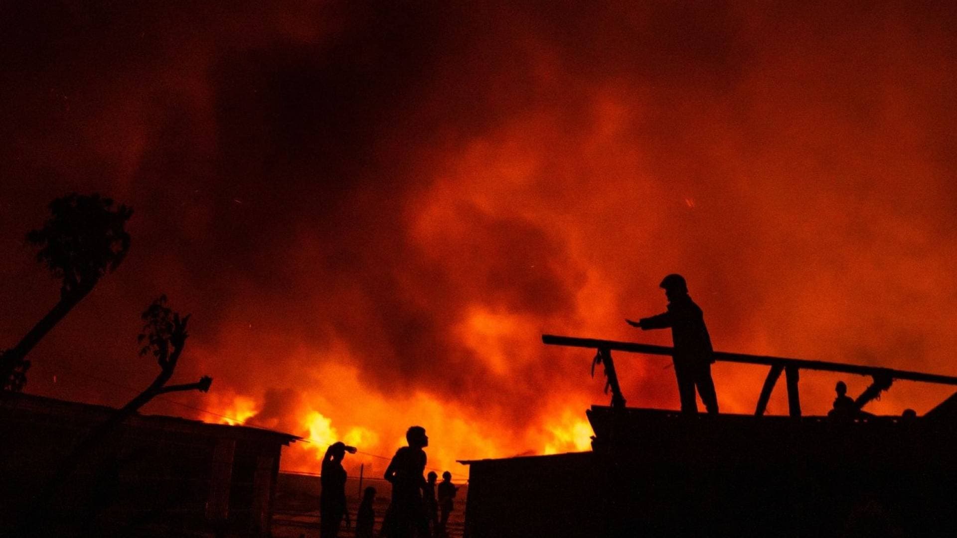 وكالة تسنيم: اندلاع حريق ضخم في مصفاة تكرير وبتروكيماويات بمدينة بلدختر الإيرانية