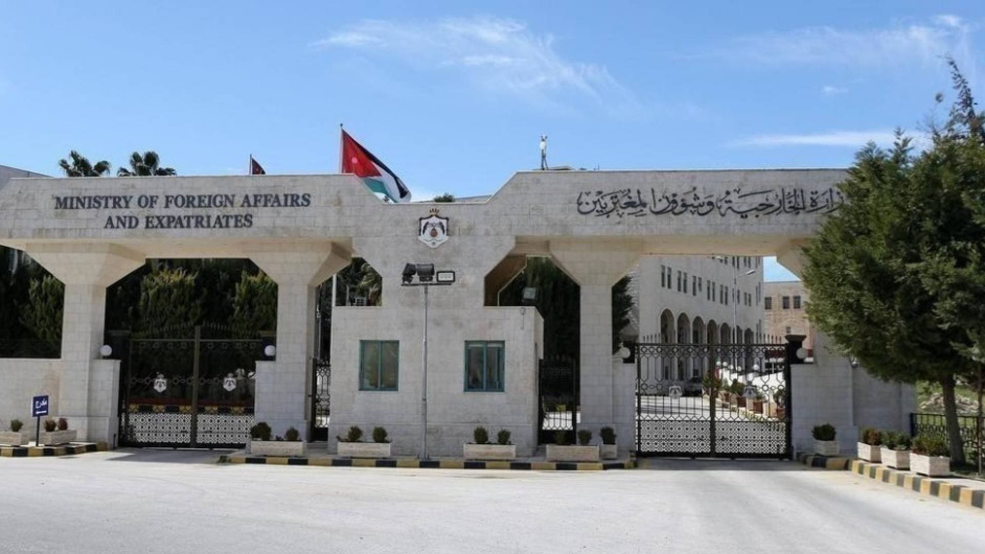 الأردن يدين هجوم الحوثيين على السعودية ويؤكد تضامنه الكامل مع المملكة