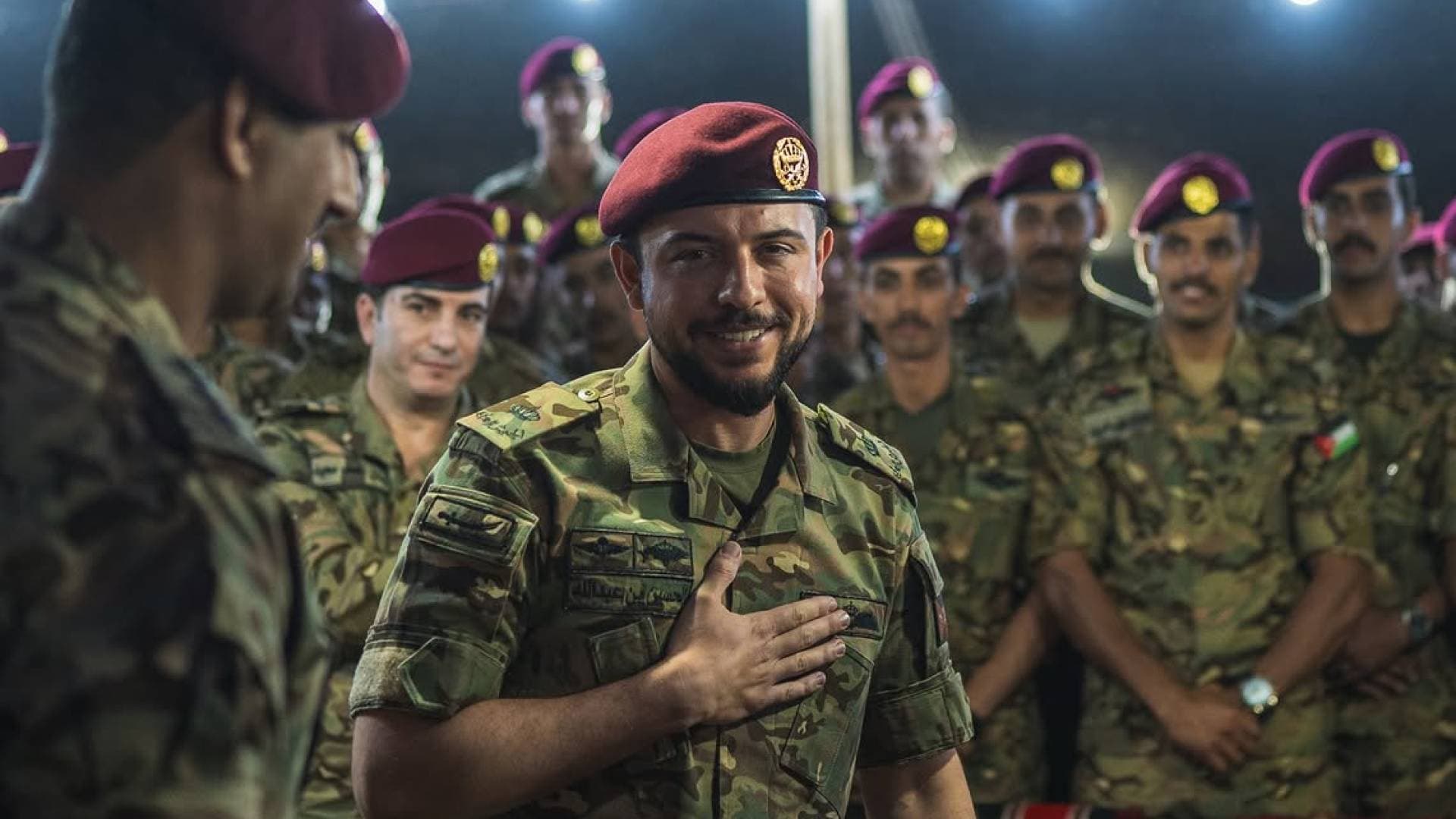ولي العهد يشيد بالعمليات العسكرية النوعية للكتيبة 101 ويؤكد اعتزازه بزملاء السلاح -فيديو