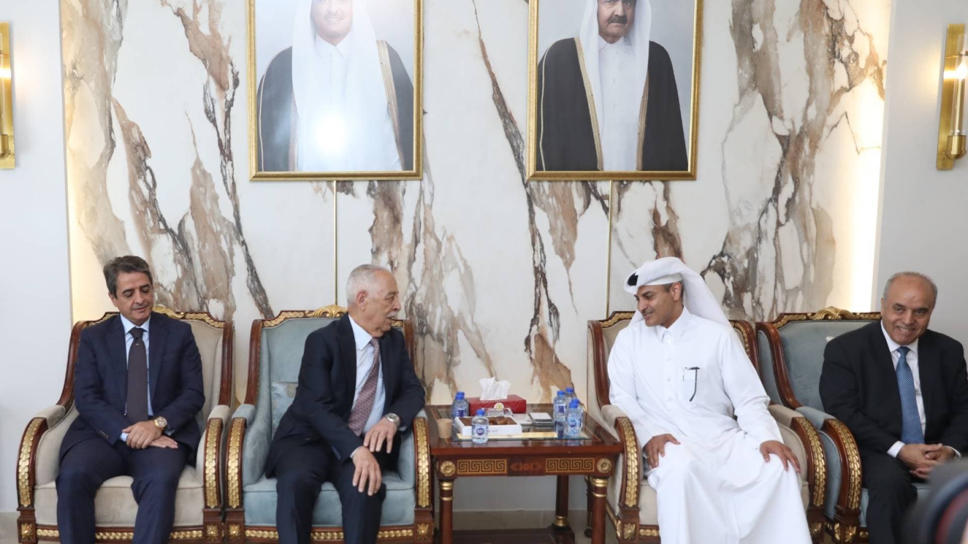 العيسوي يقدم واجب العزاء بوفاة الأمير الشيخ حمد بن خليفة آل ثاني