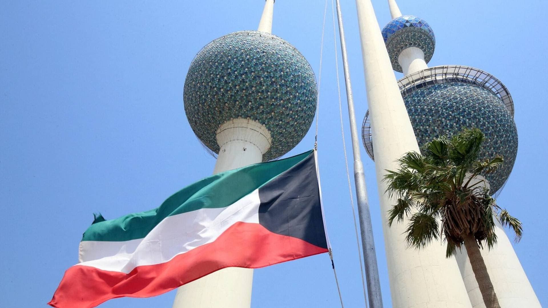 الدفاع الكويتية: اعتراض 4 صواريخ جوالة و21 مسيرة إيرانية استهدفت منشآت حيوية