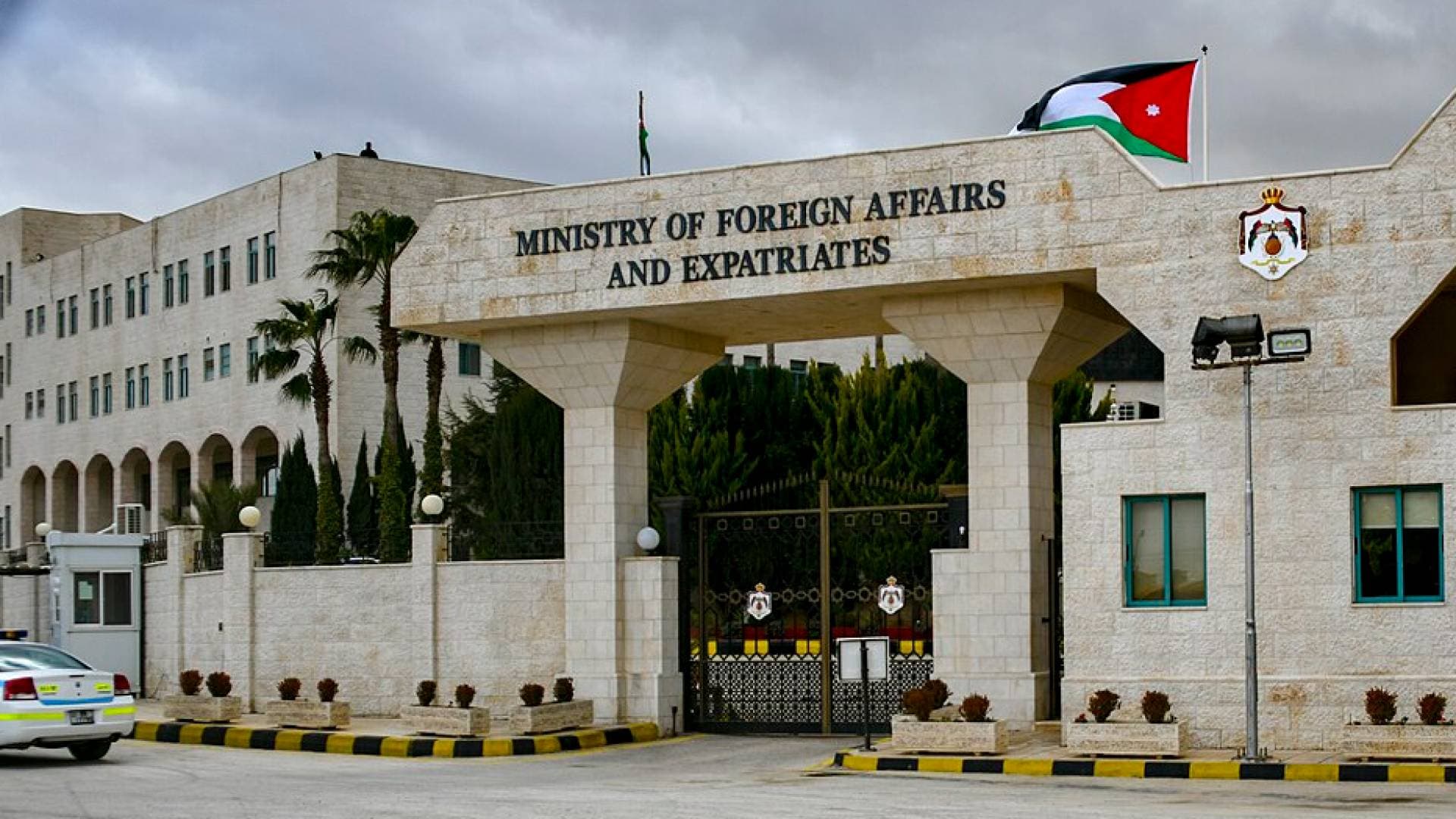 الخارجية: الأردن يدين الاعتداءات الإيرانية الغاشمة المتكررة على البحرين والكويت