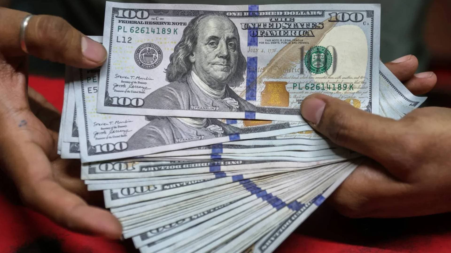بين فخ التضخم وطبول الحرب بالشرق الأوسط.. كيف تحركت أسواق الصرف العالمية؟