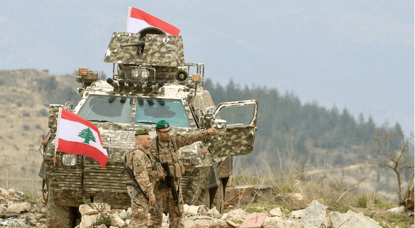 الجيش اللبناني يبدأ الانتشار في الجنوب تزامنا مع توجه عون إلى واشنطن