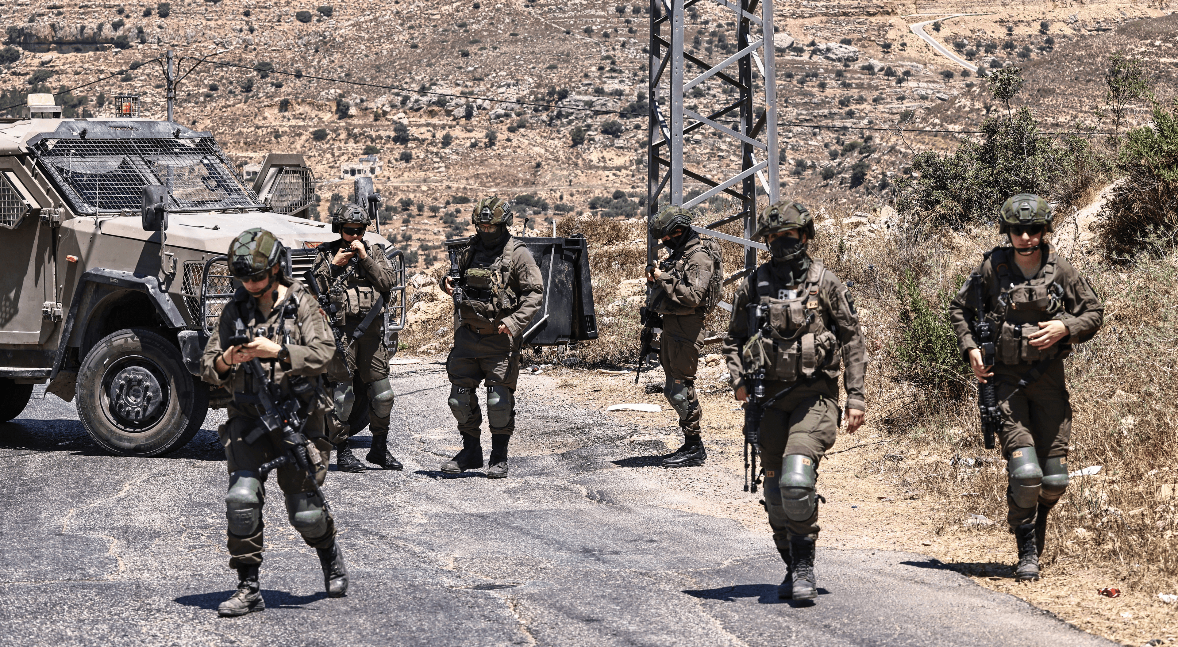 الصحة الفلسطينية: شهيدان وإصابات برصاص الاحتلال والمستوطنين في بلدة دير جرير شرق رام الله
