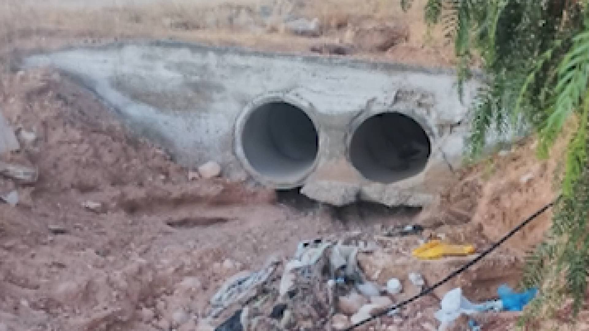 بين غياب المخصصات وملكية الأراضي.. تهالك عبارات تصريف المياه في السخنة وأبو الزيغان بالزرقاء