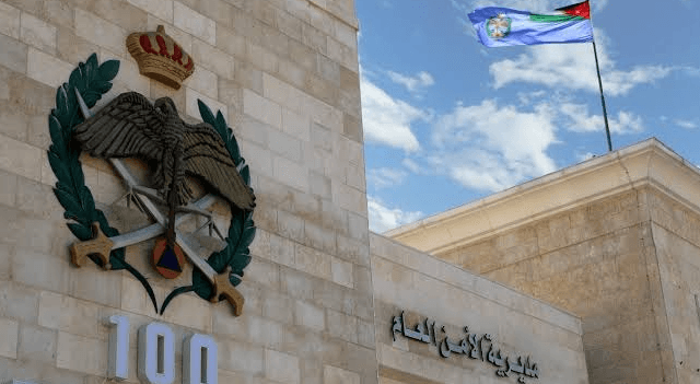 الأمن العام: الدفاع المدني يخمد  حريق مواد كيميائية بساحة أحد المصانع في مدينة العقبة دون إصابات تذكر
