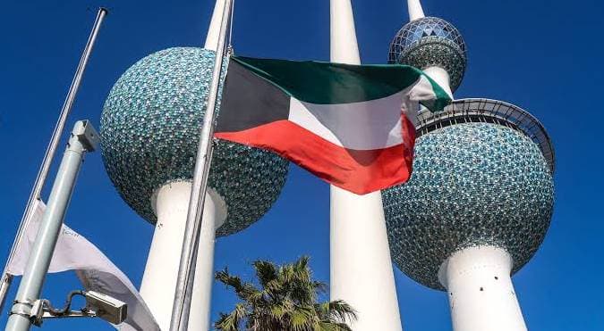 الجيش الكويتي: الدفاعات الجوية تتصدى لهجمات طائرات مسيرة إيرانية -فيديو