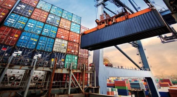 إعفاء الصادرات الأردنية من الألبسة والمحيكات إلى أمريكا من الرسوم الجمركية