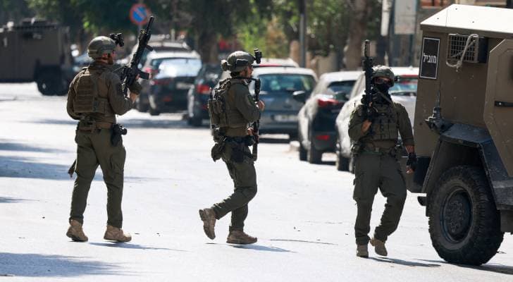 إعلام عبري: الجيش يلقي القبض على منفذ عملية "سوسيا" بالضفة الغربية