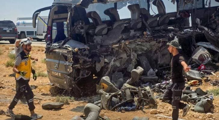 الشرع ينعى ضحايا حادث طريق دير الزور – دمشق ويوجه بتسخير الإمكانات لرعاية المصابين
