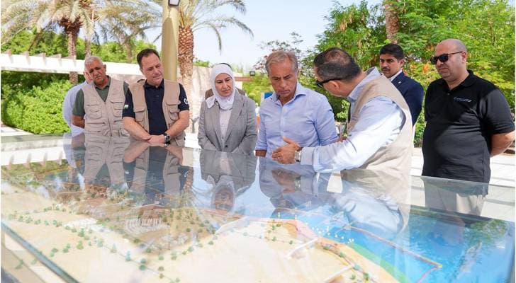 رئيس الوزراء يفتتح محطتين للغاز الطبيعي في القويرة والمنطقة الصناعية الجنوبية في العقبة