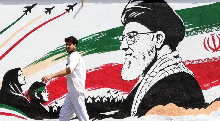 هدنة حذرة بين واشنطن وطهران تنعش آمال المفاوضات وتضغط على أسعار النفط