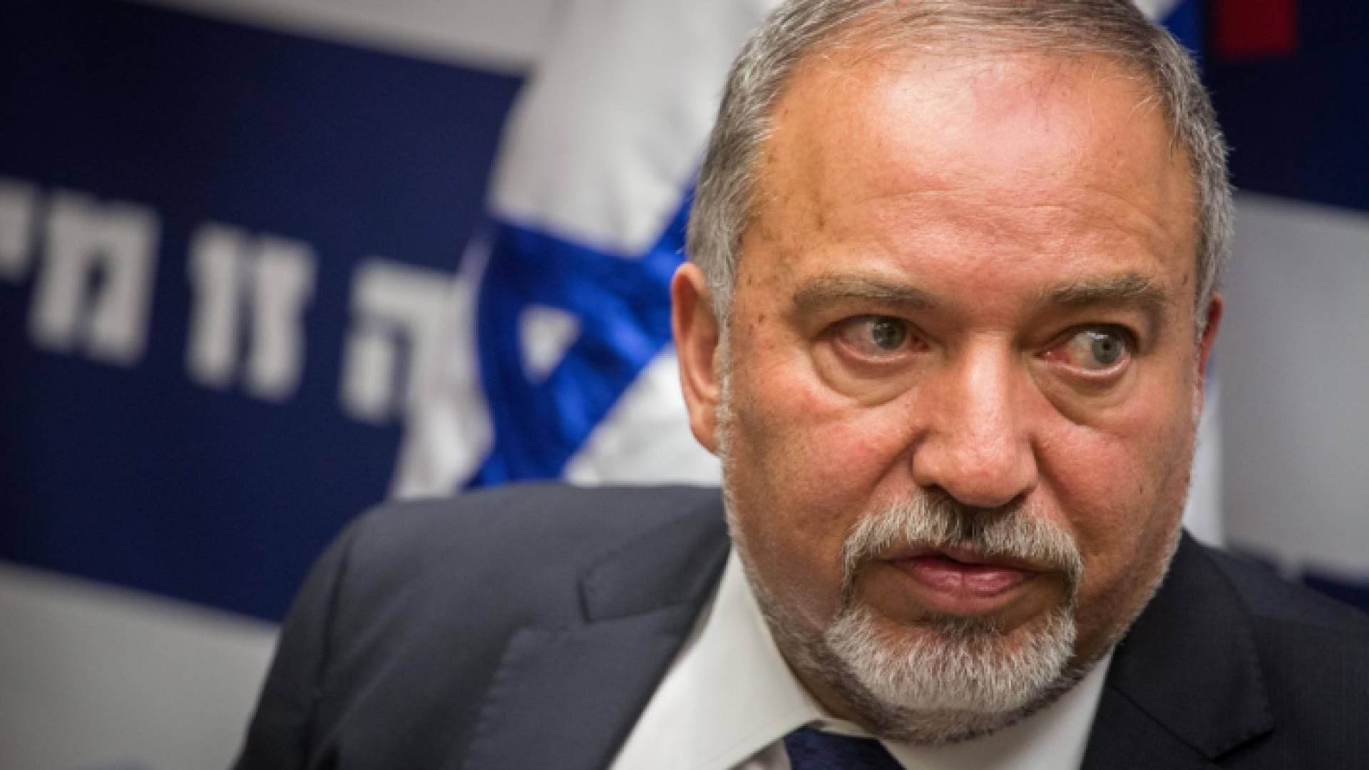 ليبرمان يدعو الأسد إلى "طرد الإيرانيين" من سوريا