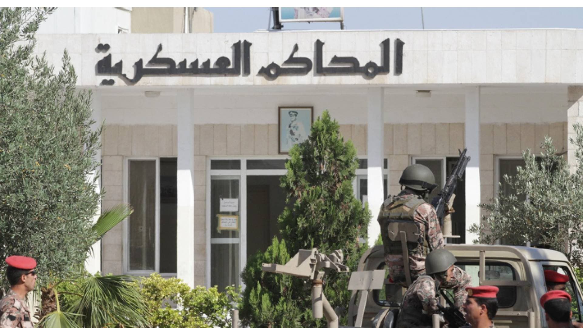 أمن الدولة توقف وزيرا سابقا ولواء جمارك متقاعدا وعددا من المستشارين على خلفية قضية الدخان