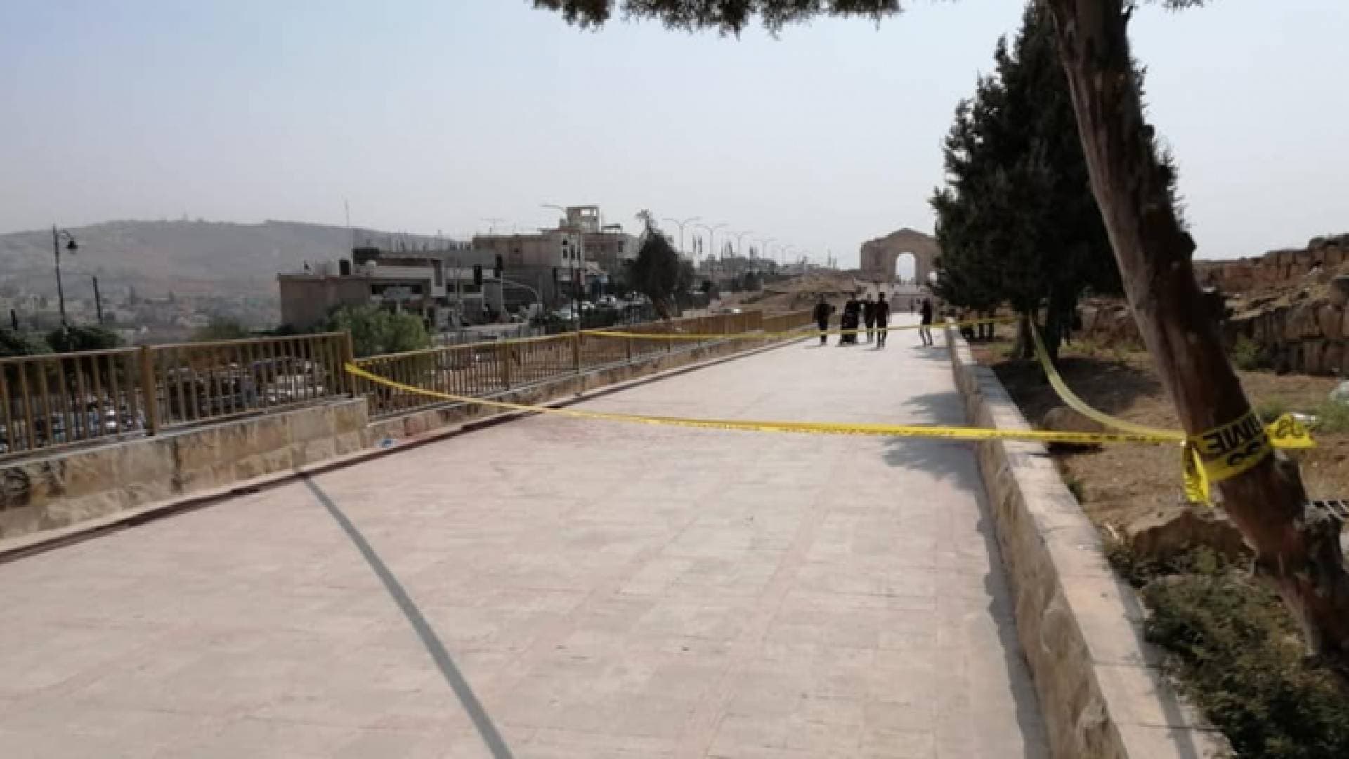 الأمن يضبط شخص اعتدى بواسطة سكين على عدد من السياح ودليل سياحي ورجل أمن في جرش