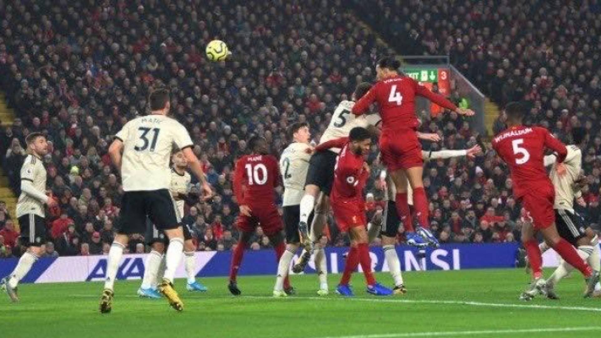 ليفربول يضيف اليونايتد الى ضحاياه ويغرد وحيدا في الصدارة