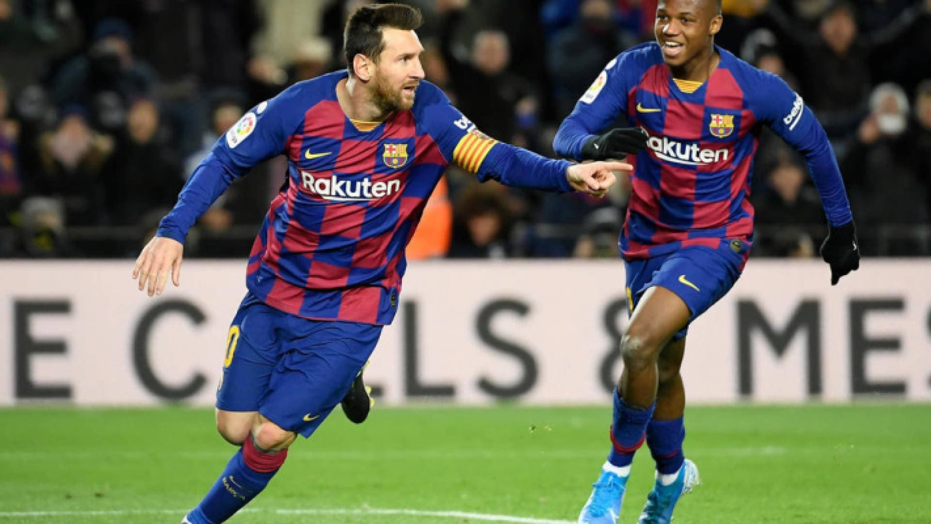 ميسي يهدي مدربه الجديد الفوز في مستهل مشواره مع برشلونة