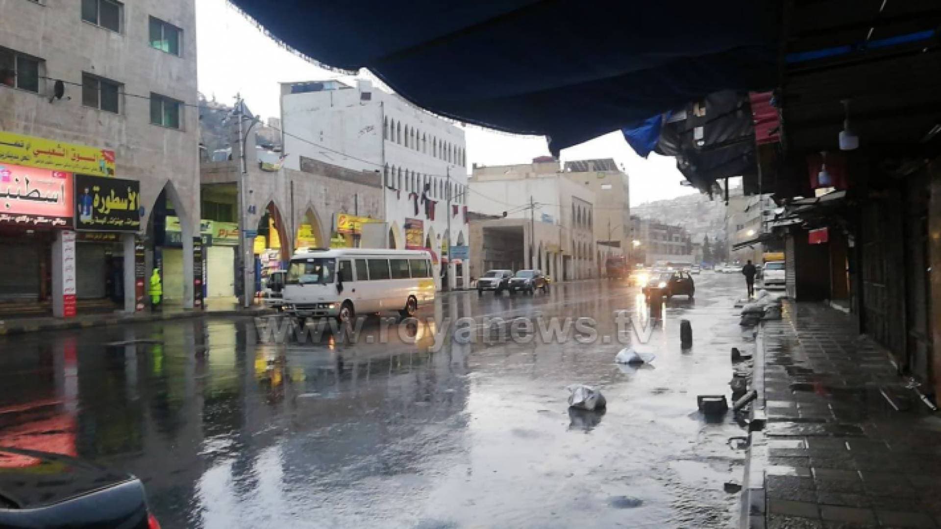 الأمانة تنشر كوادرها بشكل مكثف في عمان لتجنب "الغرق".. صور