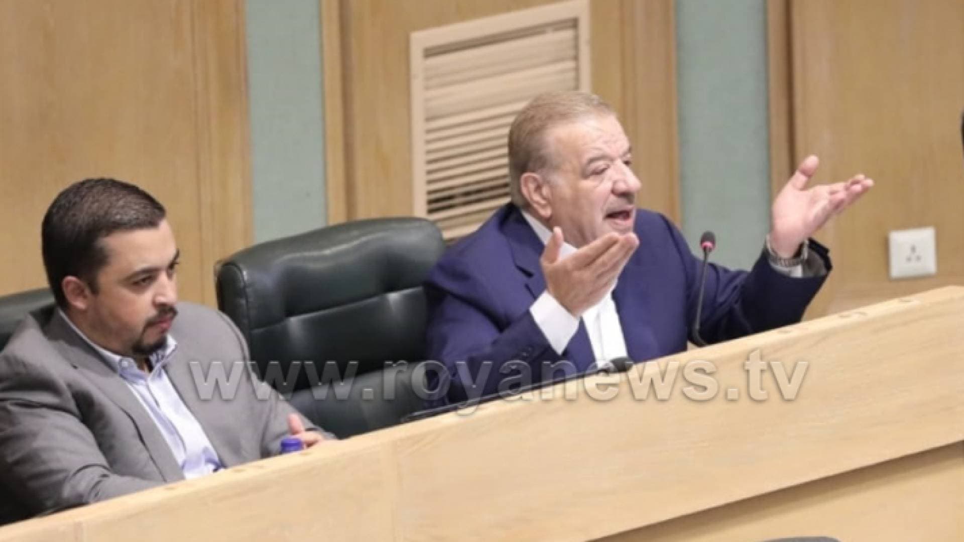 النائب الدغمي: نوكل خبز ناشف ولا نبيع أرضنا لليهود - فيديو