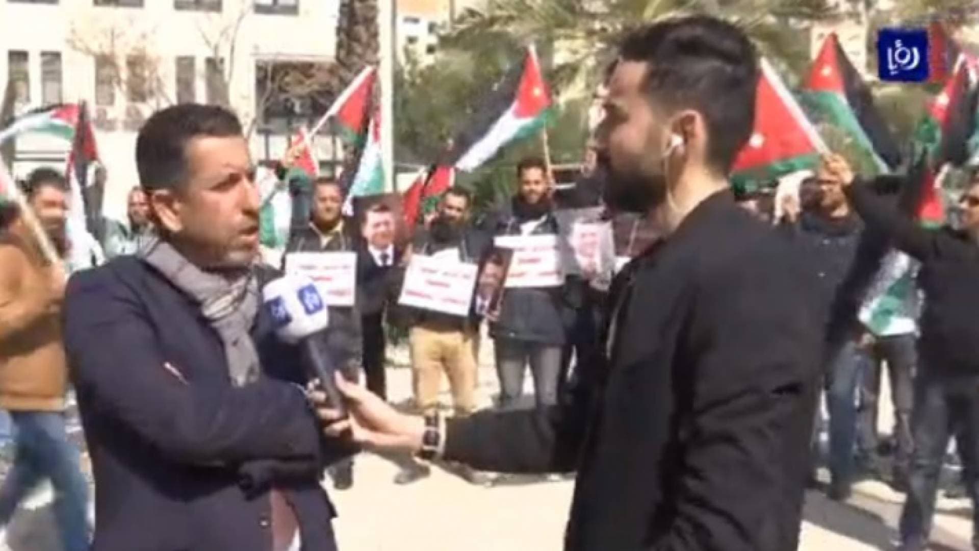 اعتصام موظفي شركات تصنيع وطباعة اللوحات الإعلانية أمام أمانة عمان.. فيديو