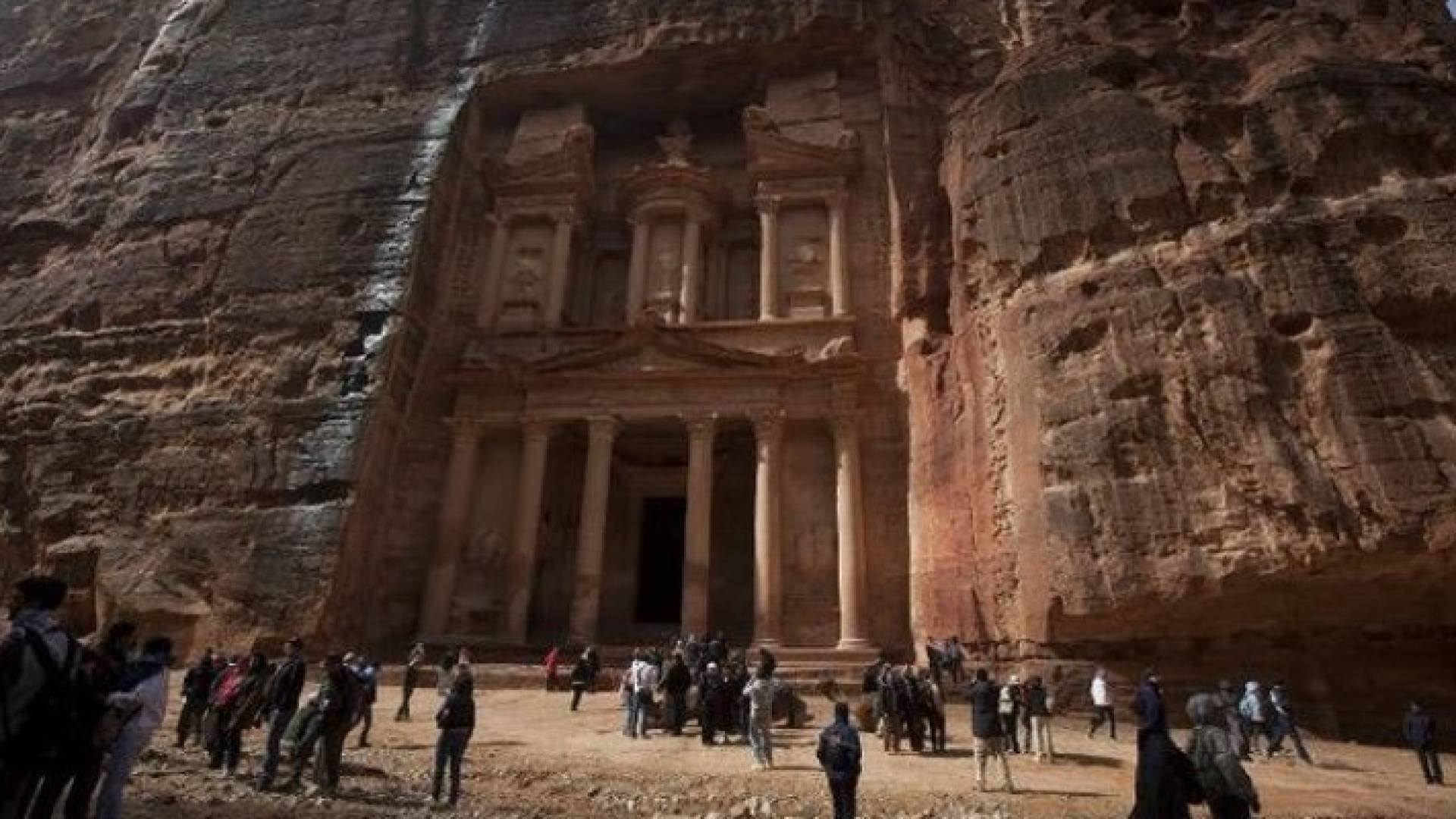وفاة سائح إيطالي نتيجة سقوط مقطع صخري عليه في البترا