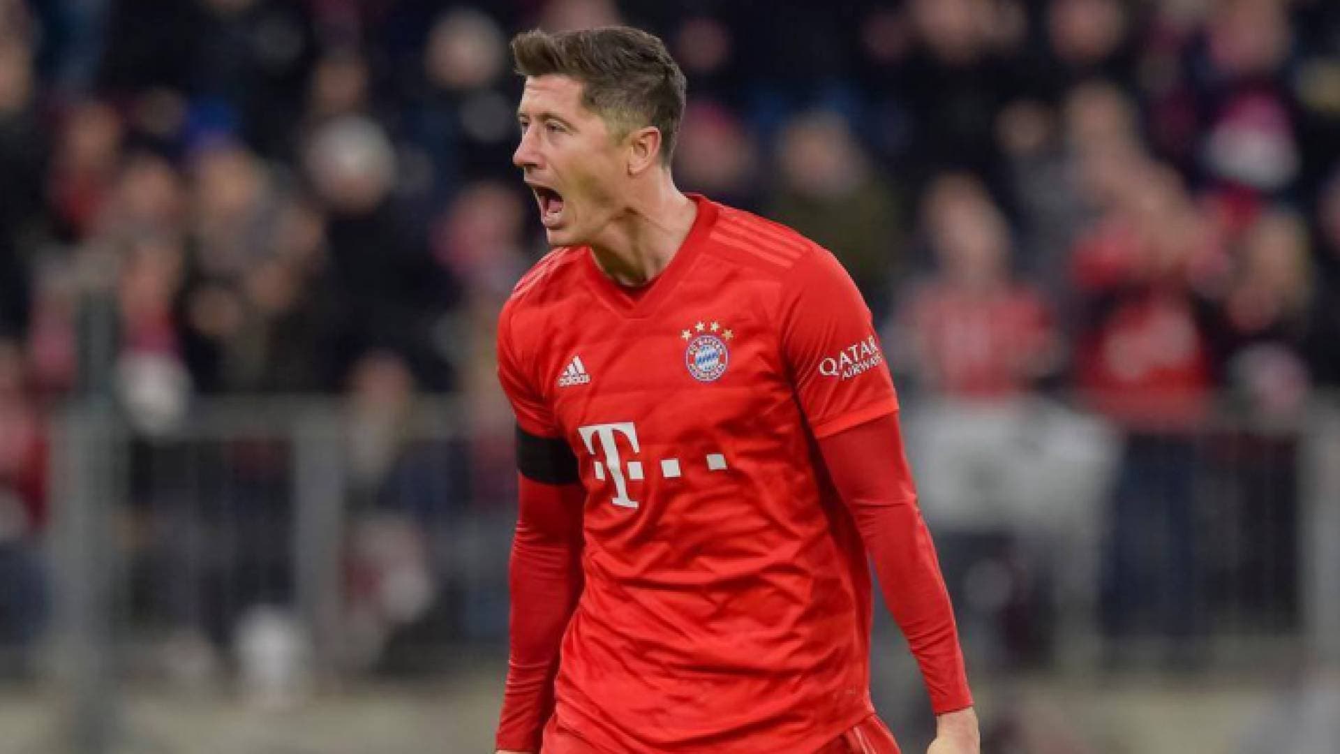 ليفاندوفسكي يشيد بمدربه هانز فليك وينتقد المدرب السابق كوفاتش
