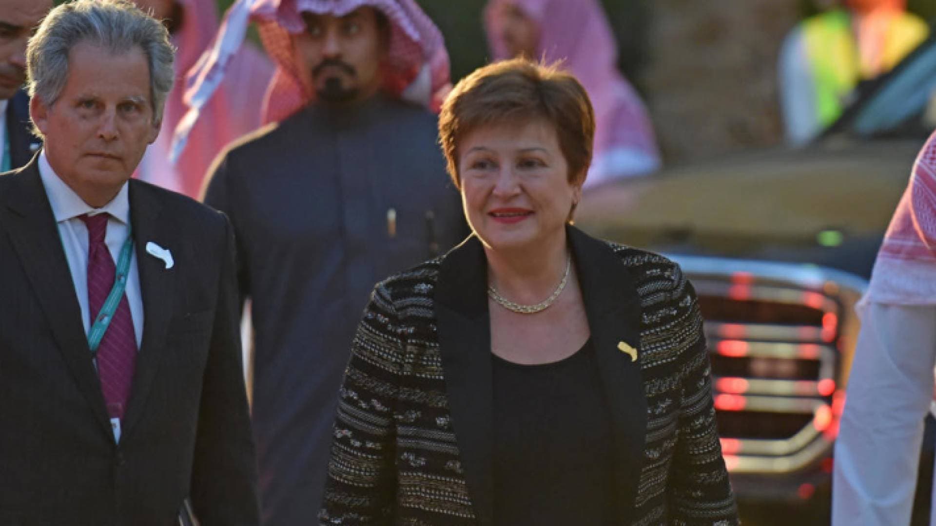 فيروس كورونا المستجد يعرض انتعاش الاقتصاد العالمي للخطر