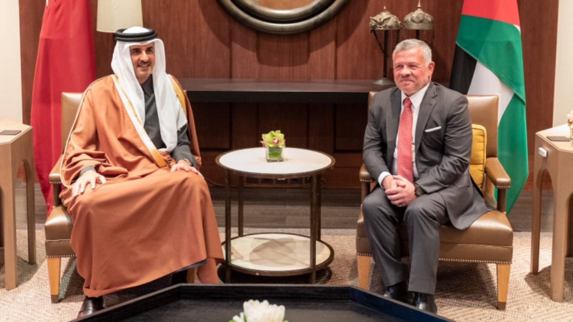 أمير قطر يوجه بتوفير 10 آلاف فرصة عمل جديدة للأردنيين