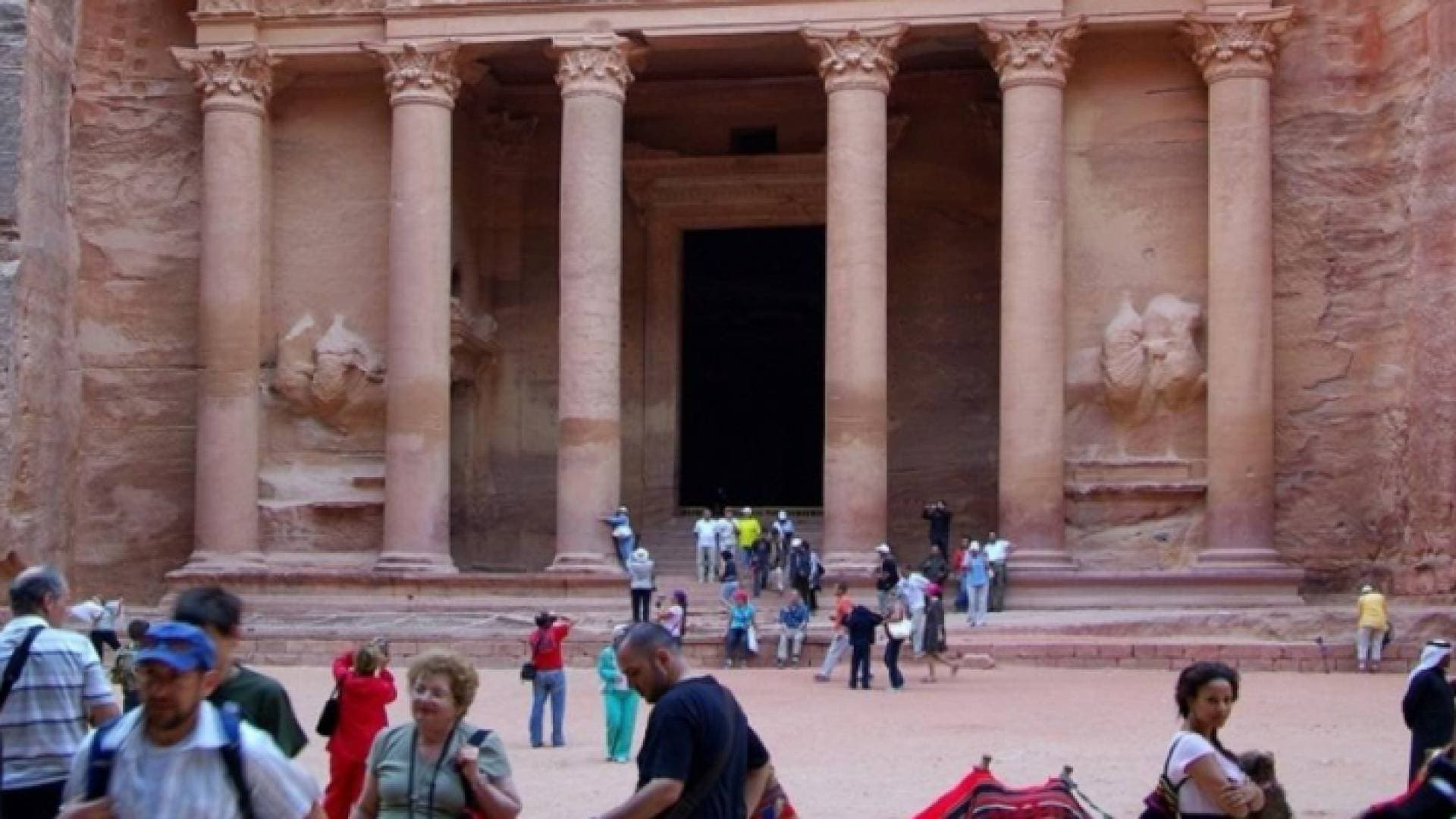 توقع خسارة قطاع السياحة 22 مليار دولار بسبب فيروس كورونا