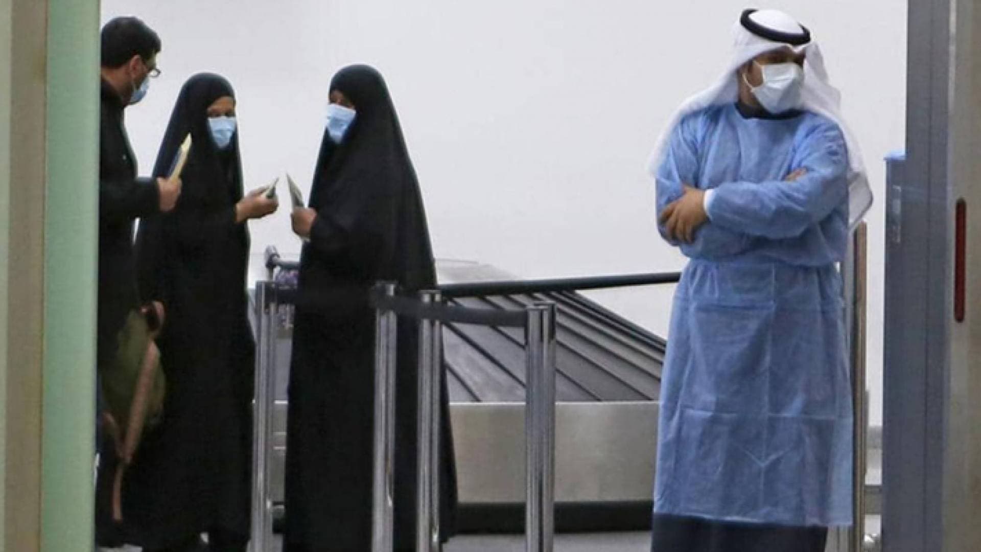 السعودية تعلق الدخول إليها لأغراض العمرة وزيارة المسجد النبوي الشريف مؤقتا بسبب كورونا