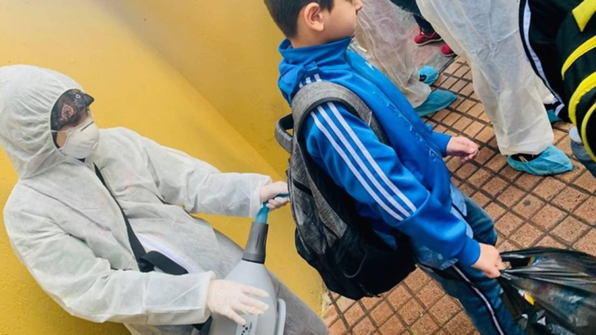 أردنيون يطالبون الحكومة تعقيم المدارس والجامعات خشية كورونا