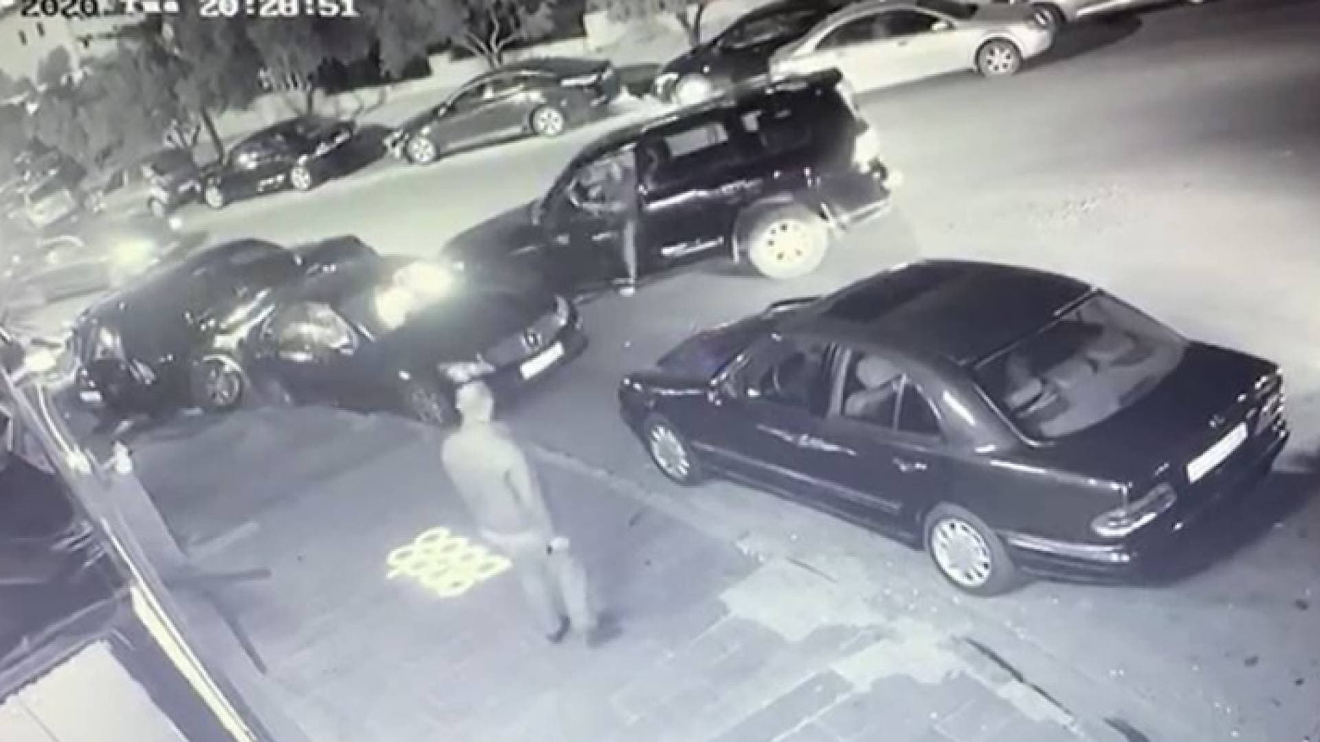 نشطاء: اطلاق نار في عبدون والفاعل يلوذ بالفرار.. فيديو