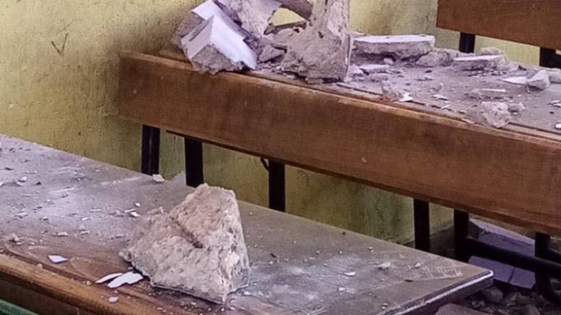 انهيار اجزاء من سقف مدرسة في لواء الموقر - صور
