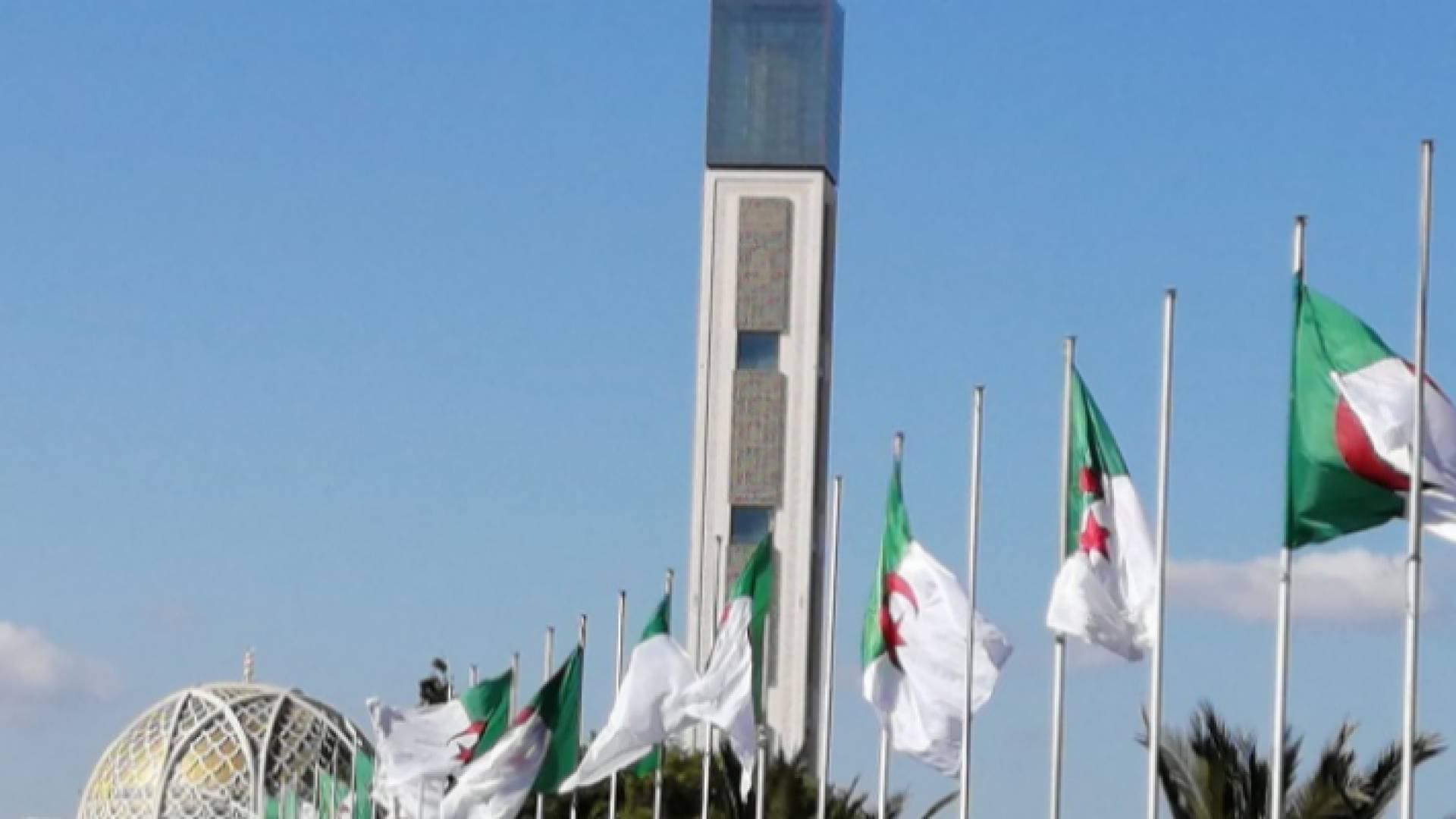 الإدعاء الجزائري يطالب بأحكام قاسية بحق مسؤولين سابقين ورجال أعمال