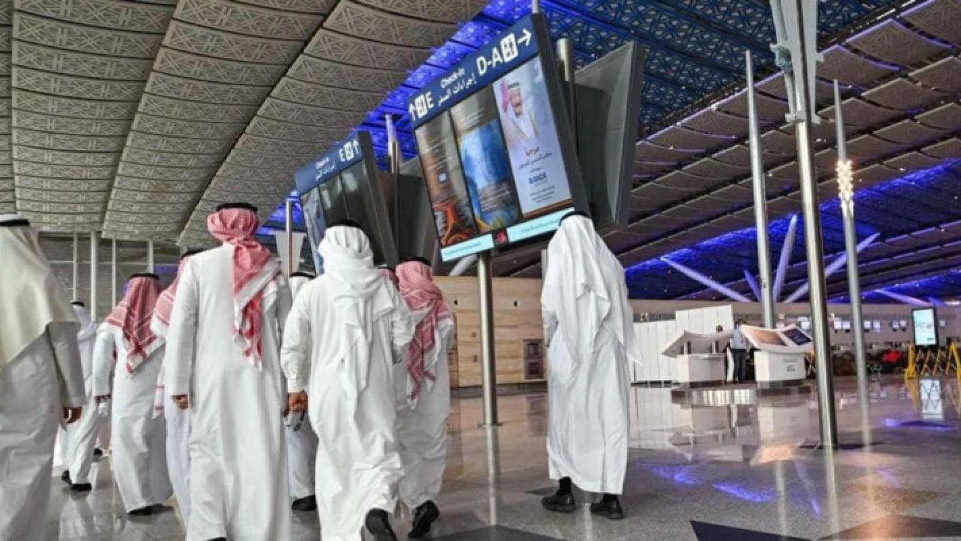 السعودية تفرض إجراءات دخول "جديدة" على 3 دول خليجية