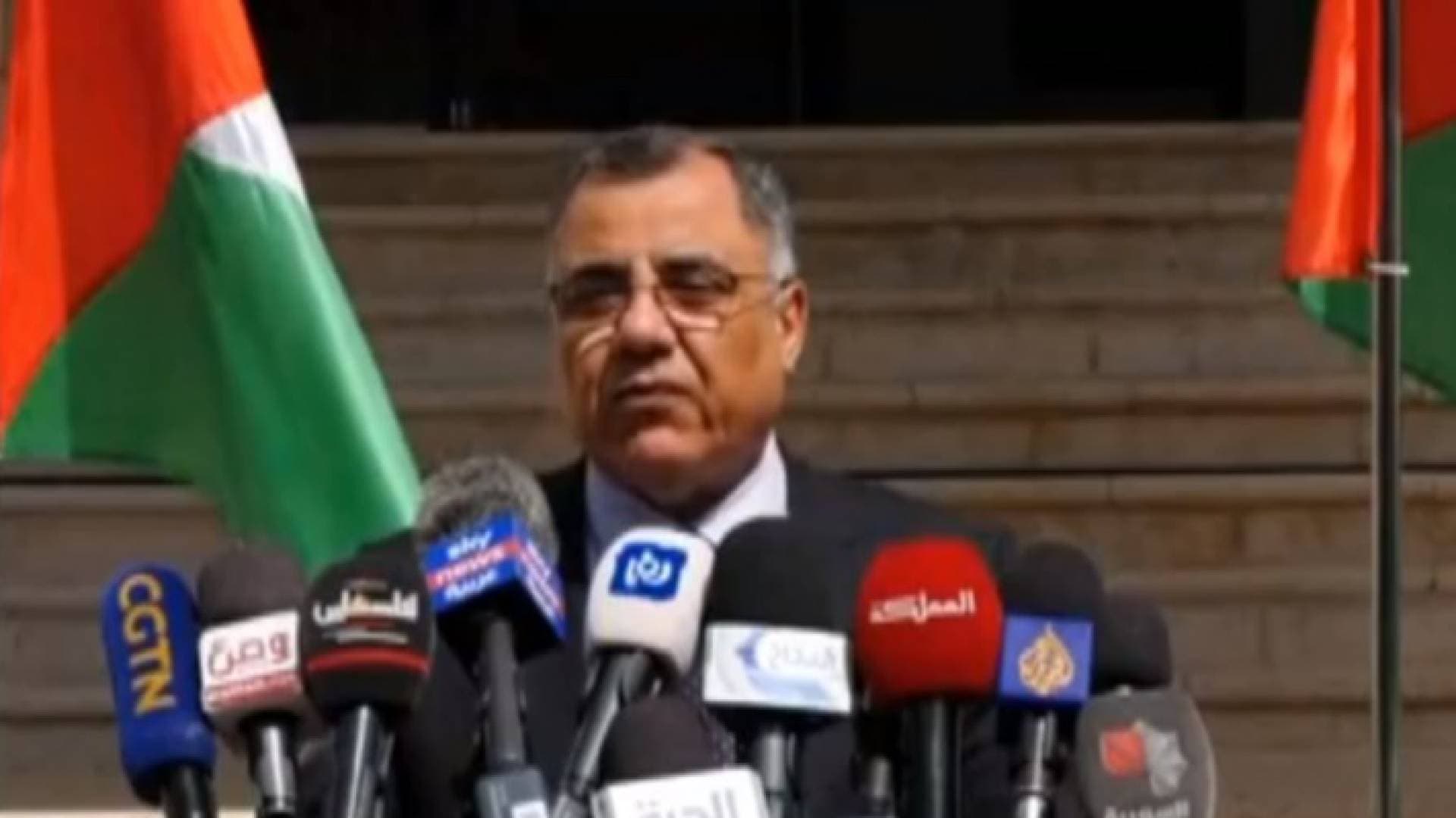 الحكومة الفلسطينية: تدهور صحة أحد المصابين بـ "كورونا" في بيت لحم.. فيديو