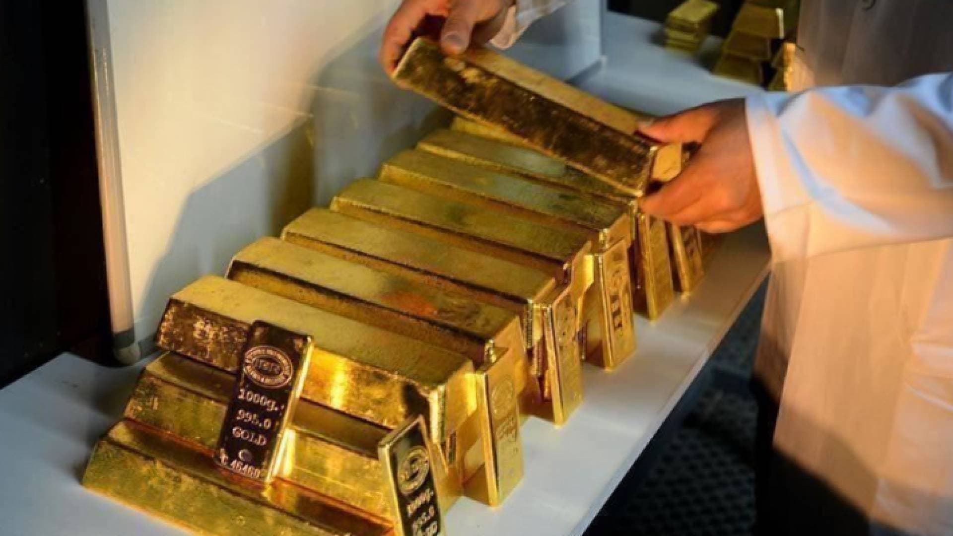 القلق العالمي من كورونا يرفع أسعار الذهب