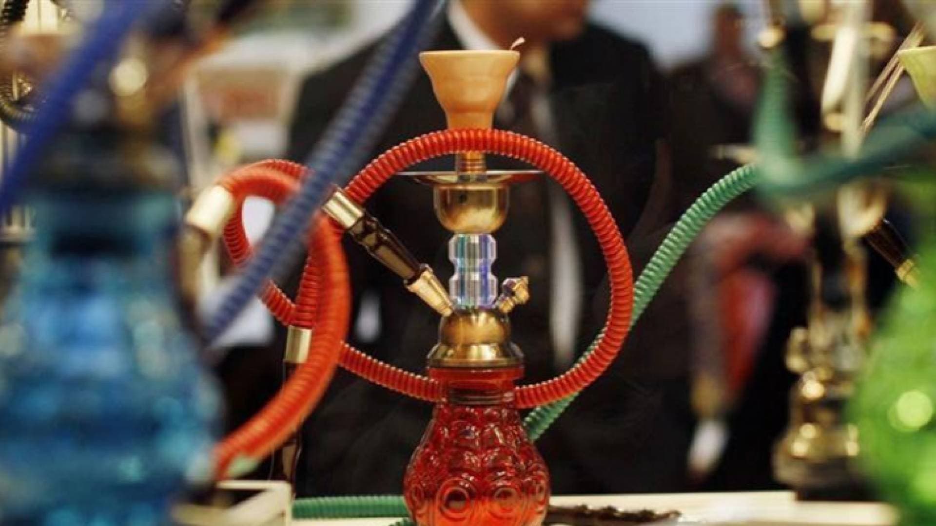 حظر تقديم الشيشة بالمنشآت السياحية والفندقية في أبوظبي (وثيقة)