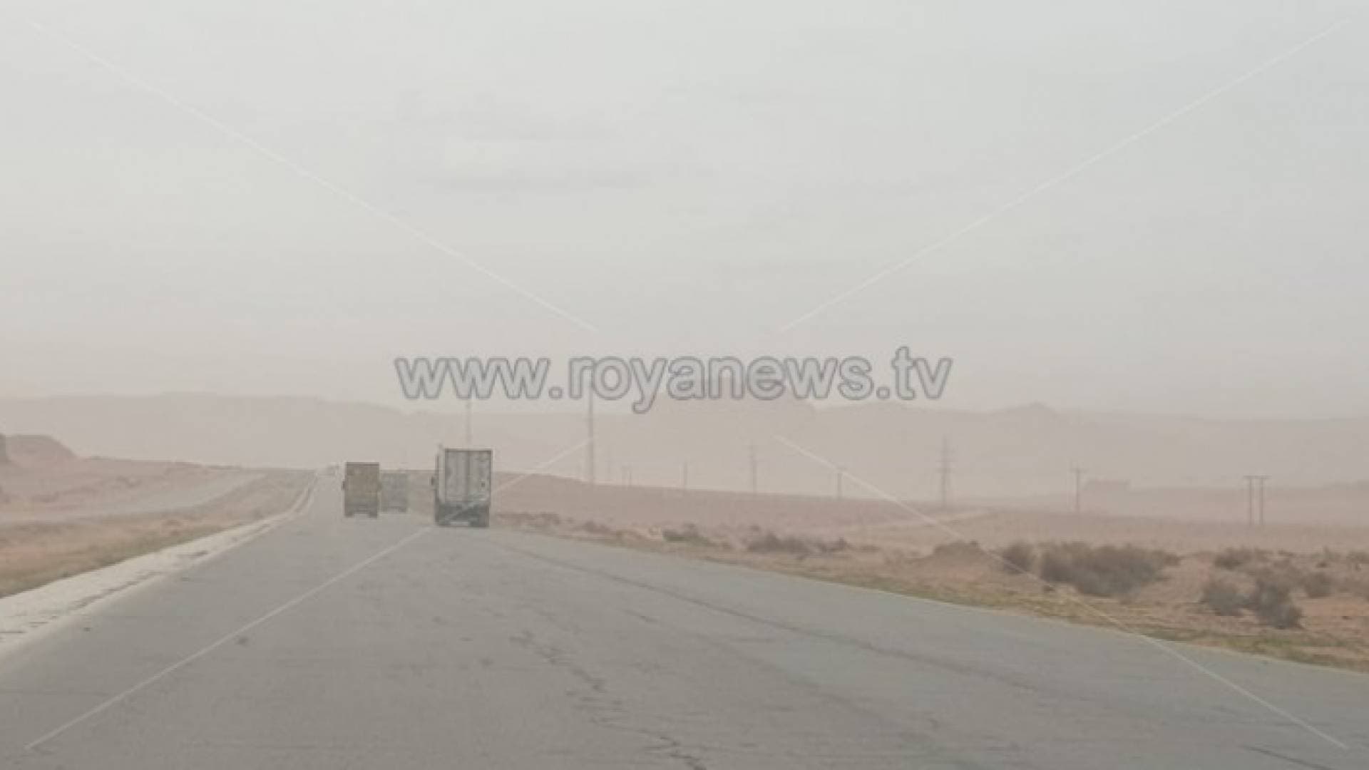 سحب رعدية قوية بدأت بالتأثير على العقبة.. فيديو