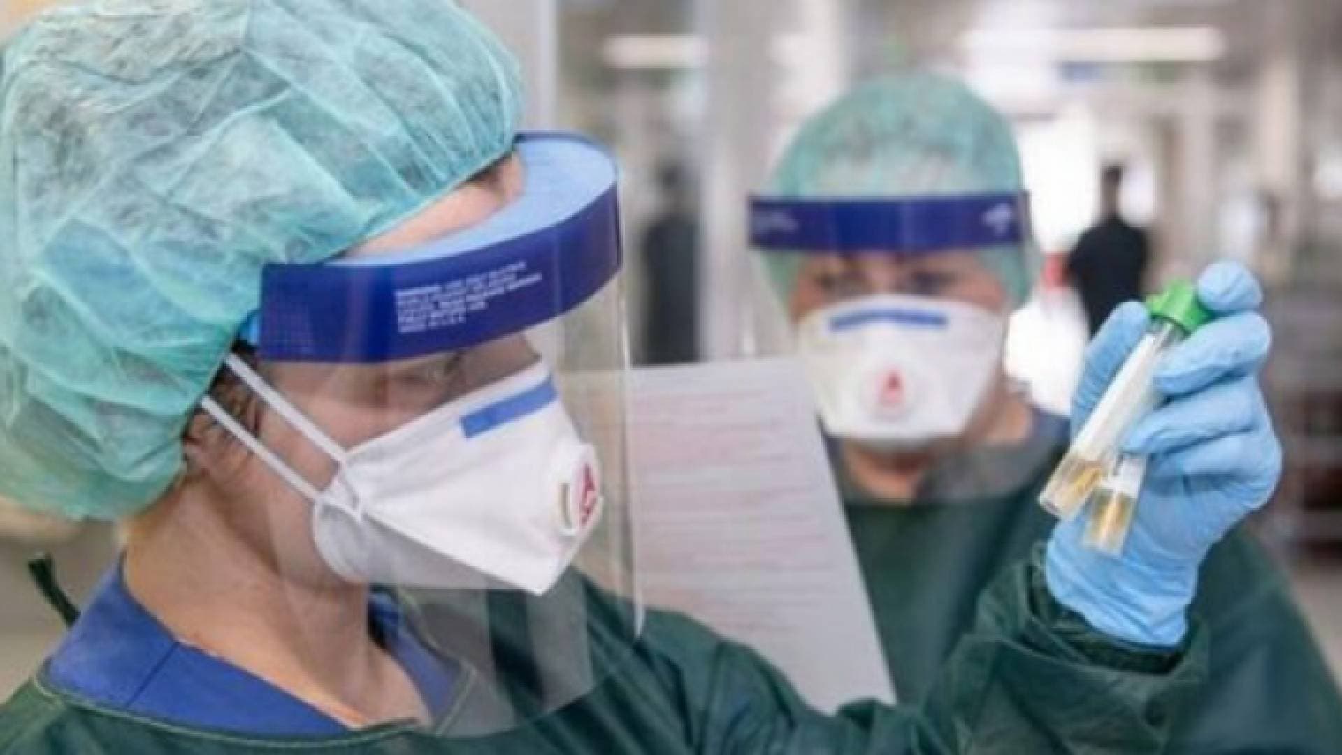 وزارة السياحة تدعو العاملين المخالطين للسياح لإجراء فحص كورونا