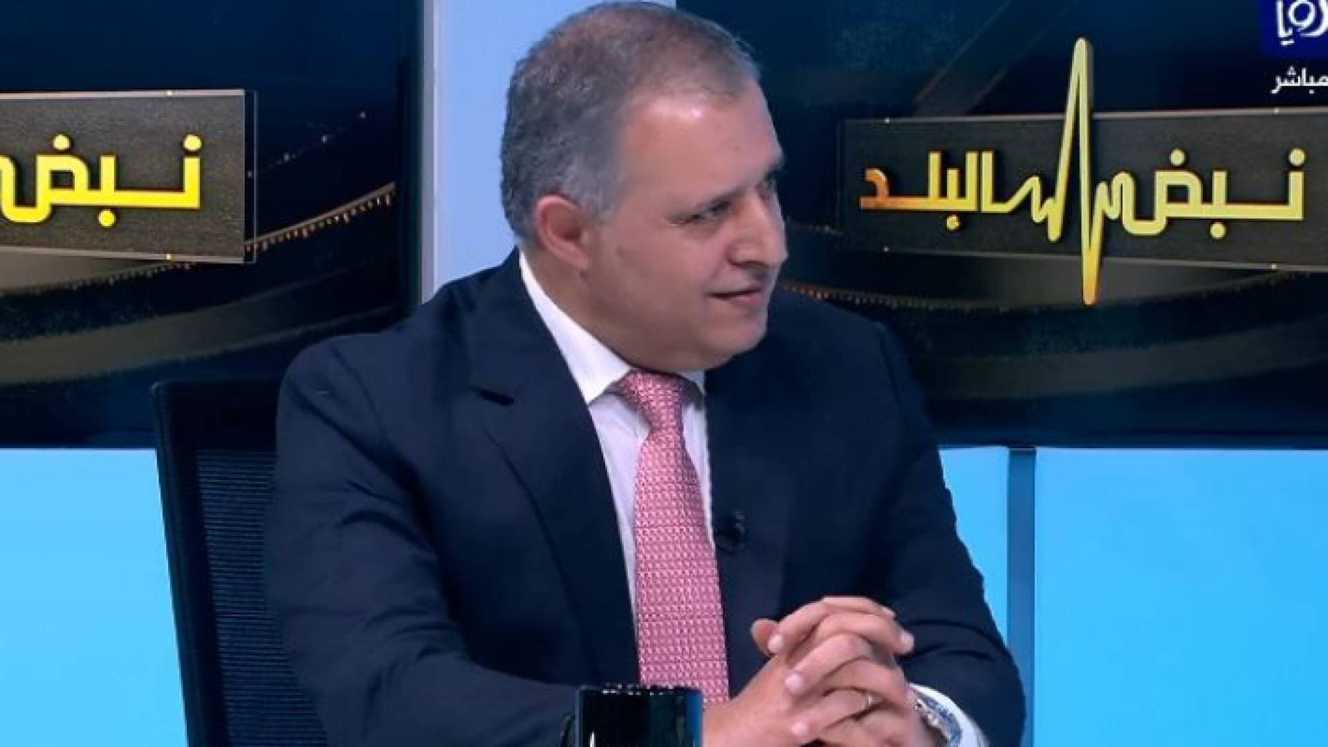 أبرزها الغاء بند اسعار الوقود - خبير اقتصادي يضع 10حلول أمام الحكومة لمواجهة كورونا - فيديو