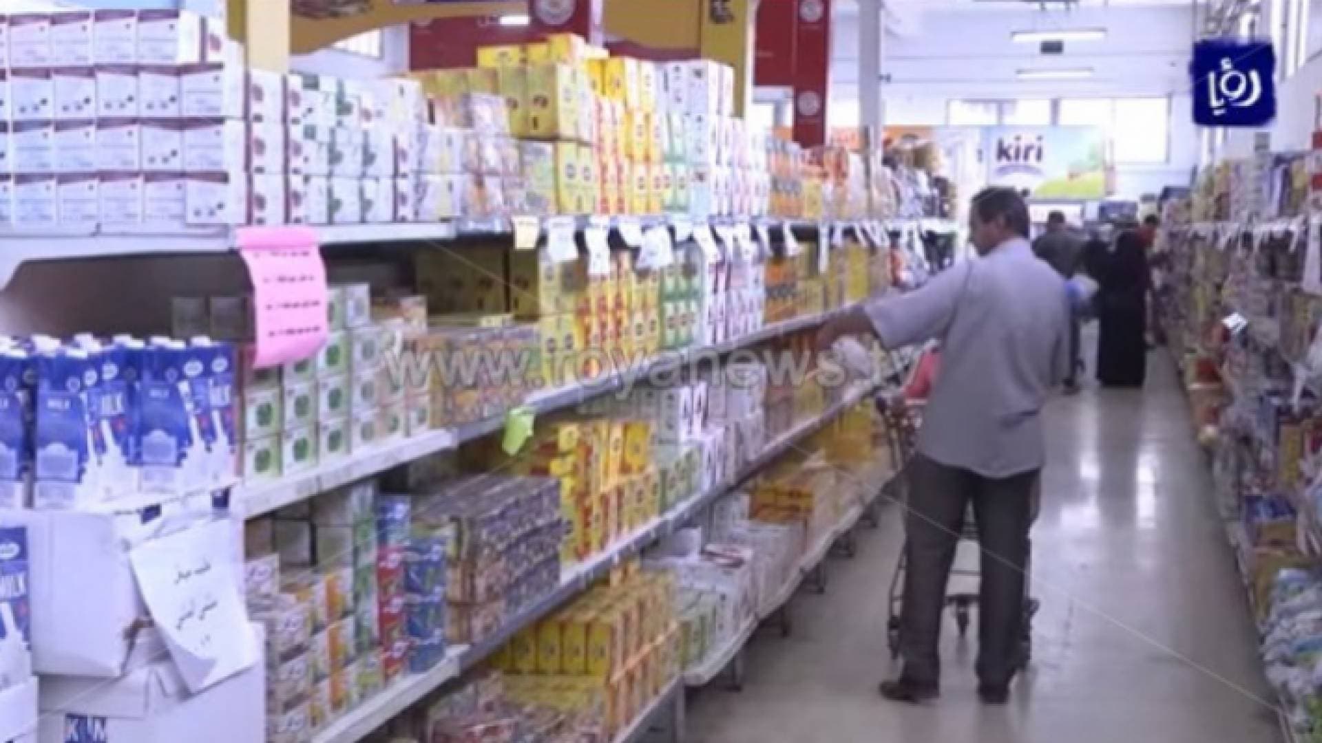 الحاج توفيق للأردنيين: جميع المواد الغذائية ستتوفر في البقالات ولا داعي للتهافت.. فيديو